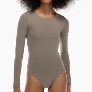 Babaton Contour Crew Longsleeve Bodysuit